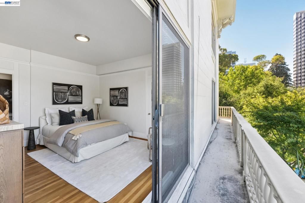 Image 30 of property listing at 200 Lakeside Dr 202, Oakland, CA 94612