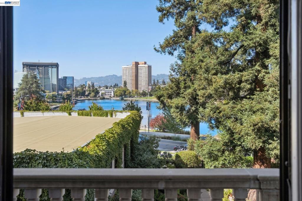 Image 40 of property listing at 200 Lakeside Dr 202, Oakland, CA 94612