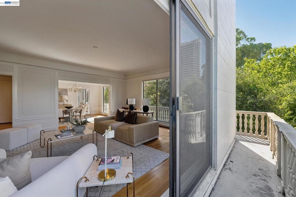 Image 43 of property listing at 200 Lakeside Dr 202, Oakland, CA 94612