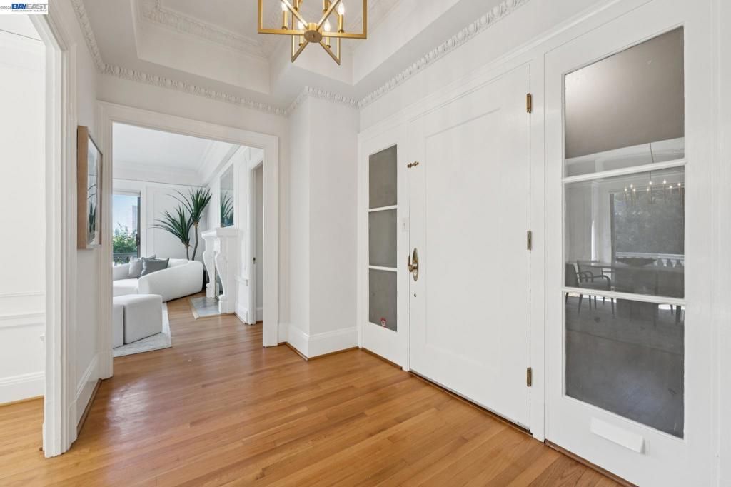 Image 5 of property listing at 200 Lakeside Dr 202, Oakland, CA 94612
