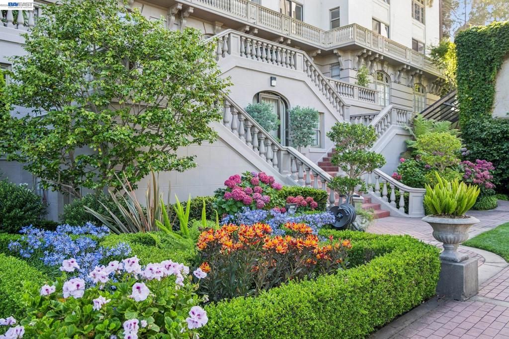 Image 54 of property listing at 200 Lakeside Dr 202, Oakland, CA 94612