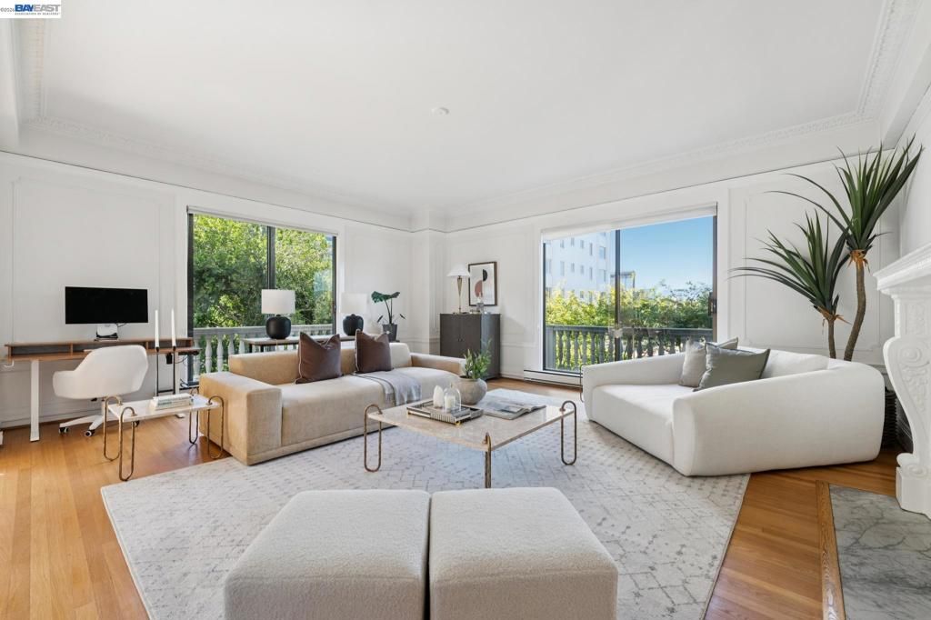 Image 6 of property listing at 200 Lakeside Dr 202, Oakland, CA 94612
