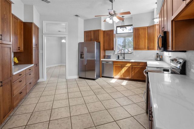 12315 Fisher Drive, Mont Belvieu, TX 77523