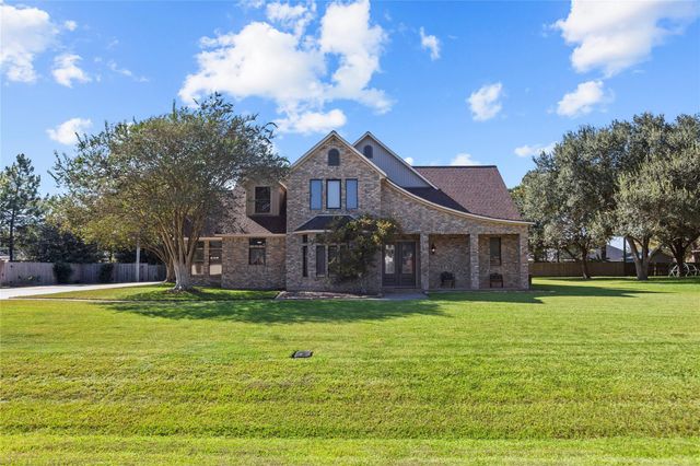 12315 Fisher Drive, Mont Belvieu, TX 77523