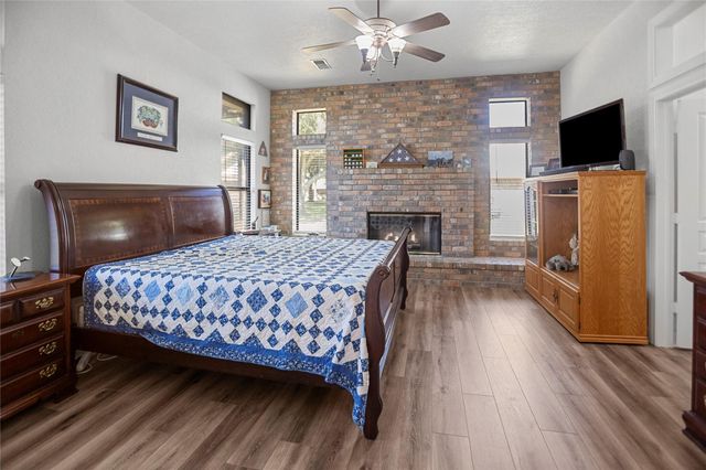 12315 Fisher Drive, Mont Belvieu, TX 77523