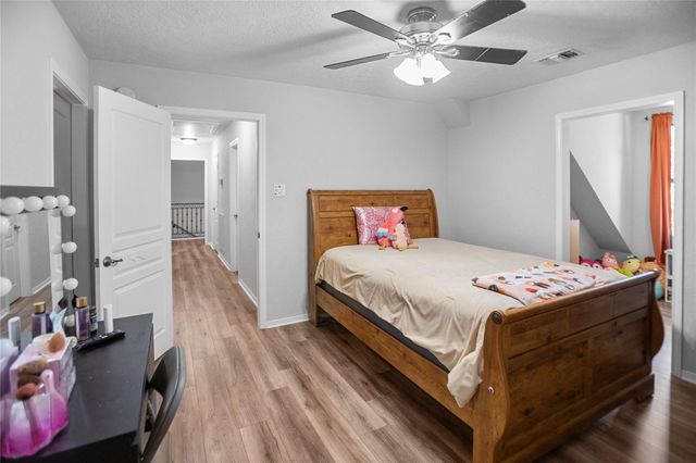 12315 Fisher Drive, Mont Belvieu, TX 77523