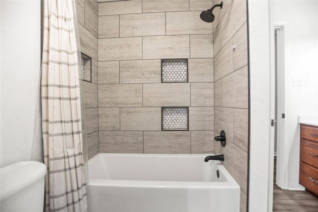 12315 Fisher Drive, Mont Belvieu, TX 77523