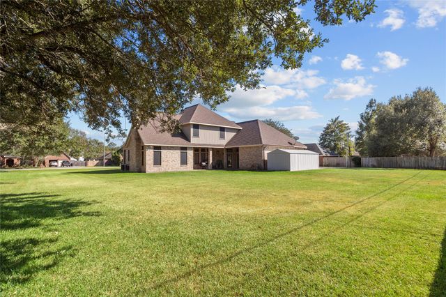 12315 Fisher Drive, Mont Belvieu, TX 77523