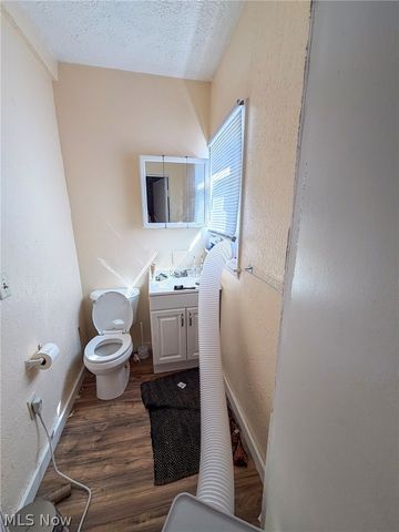 622 Elm Road, Warren, OH 44481