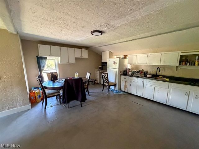 622 Elm Road, Warren, OH 44481