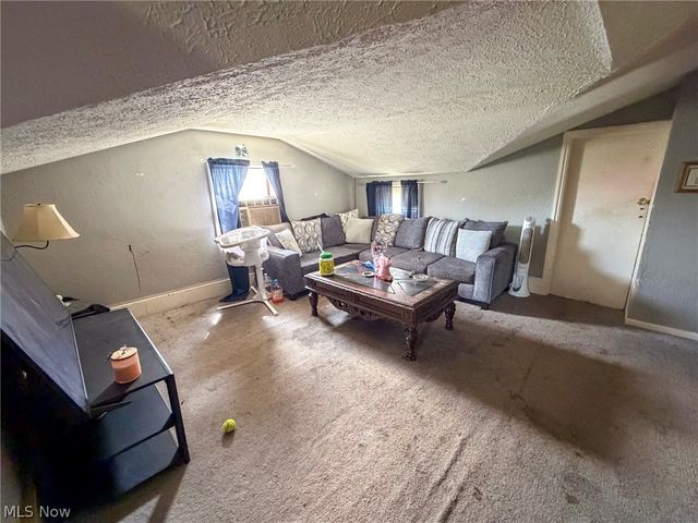 622 Elm Road, Warren, OH 44481