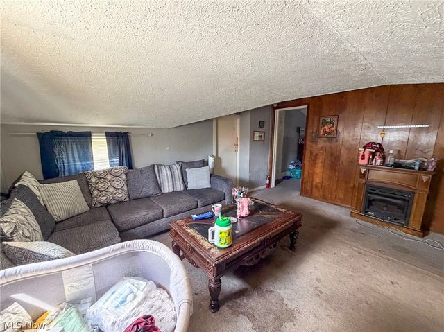 622 Elm Road, Warren, OH 44481