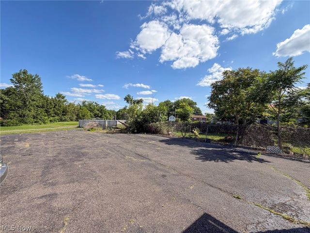 622 Elm Road, Warren, OH 44481