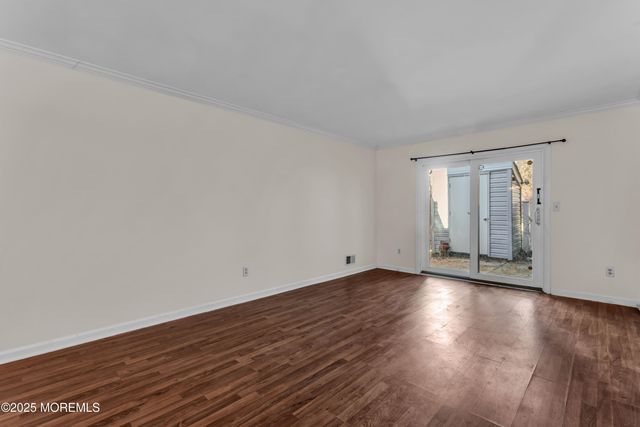 19 Helene Court, Tinton Falls, NJ 07724