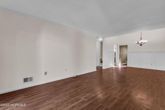 19 Helene Court, Tinton Falls, NJ 07724