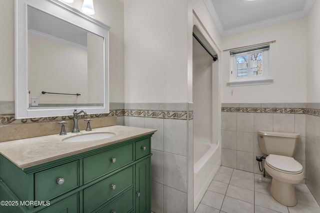 19 Helene Court, Tinton Falls, NJ 07724