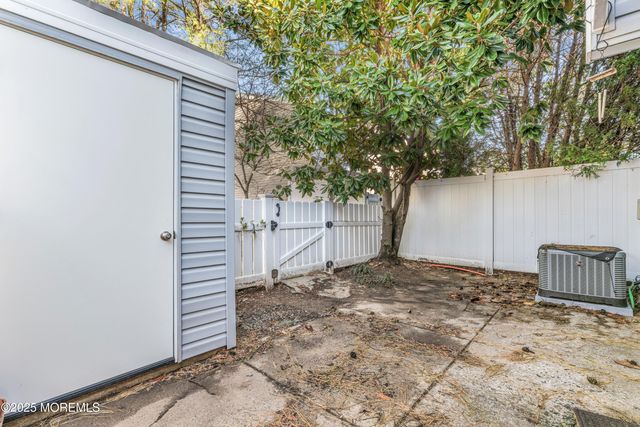 19 Helene Court, Tinton Falls, NJ 07724