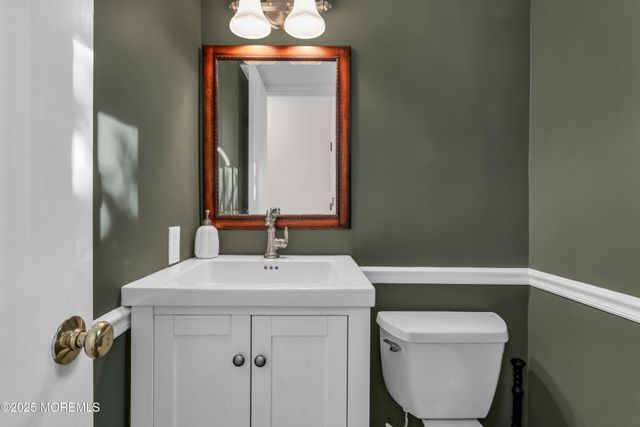 19 Helene Court, Tinton Falls, NJ 07724