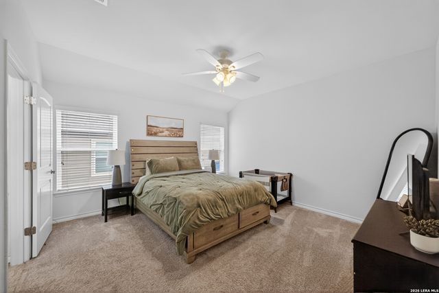185 LARK HILL RD, Floresville, TX 78114