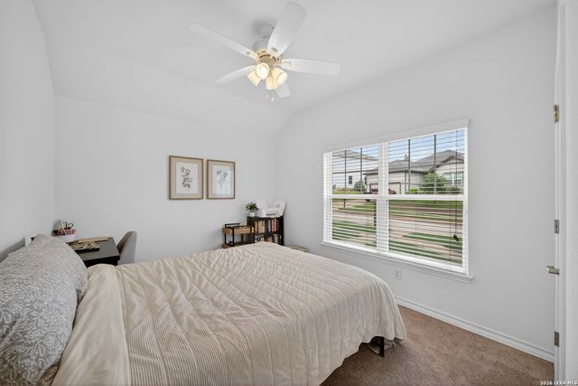 185 LARK HILL RD, Floresville, TX 78114
