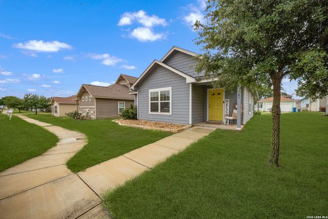 185 LARK HILL RD, Floresville, TX 78114