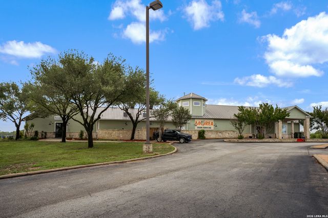 185 LARK HILL RD, Floresville, TX 78114