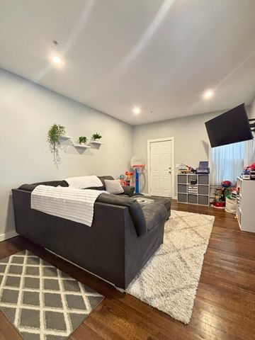 118 Vernon St 2, Gardner, MA 01440