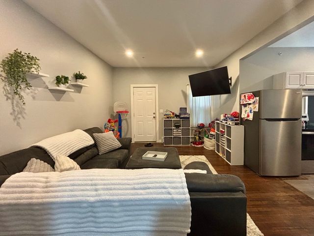 118 Vernon St 2, Gardner, MA 01440