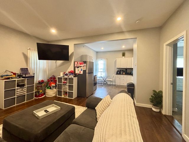 118 Vernon St 2, Gardner, MA 01440