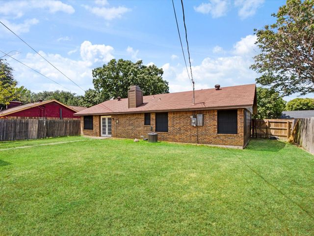 1040 Carmody Drive, Mesquite, TX 75149