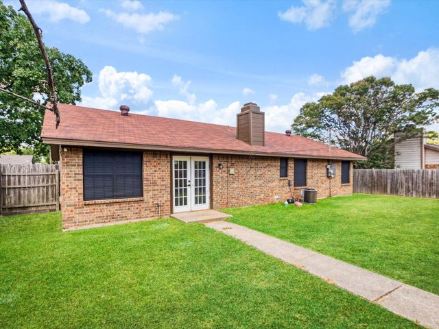 1040 Carmody Drive, Mesquite, TX 75149