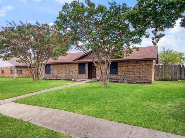 1040 Carmody Drive, Mesquite, TX 75149