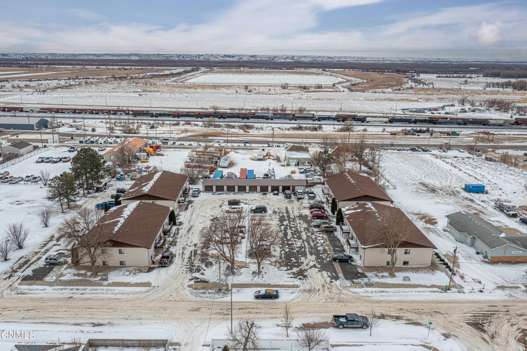 1511 4th Street W, Williston, ND 58801 photo 2