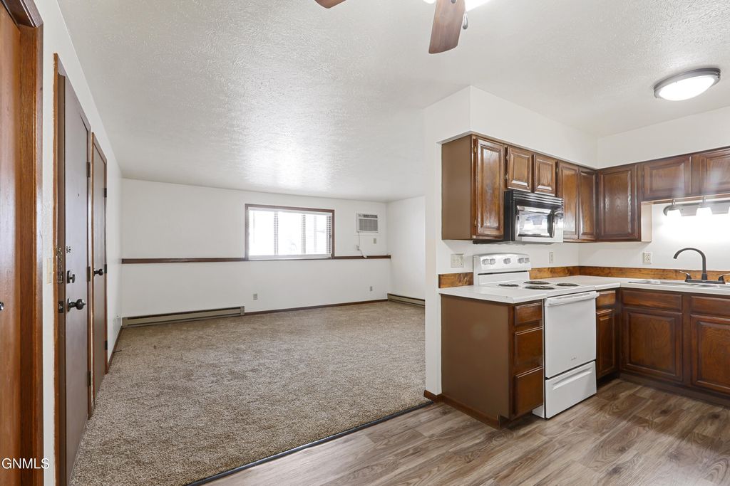 1511 4th Street W, Williston, ND 58801 photo 6