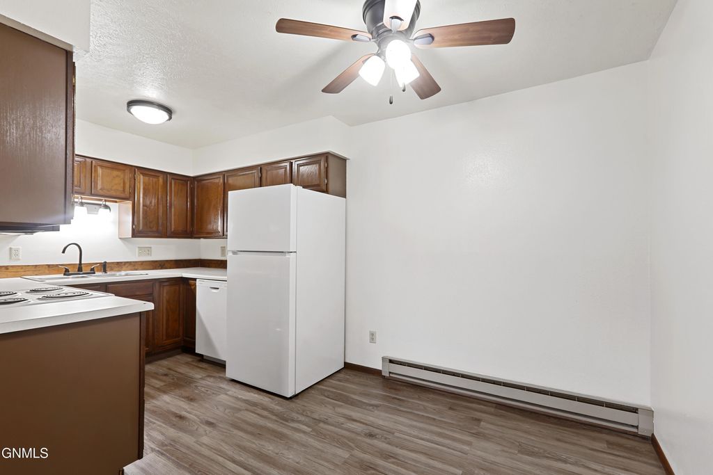 1511 4th Street W, Williston, ND 58801 photo 8