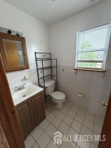 817 Jackson Avenue, Linden, NJ 07036