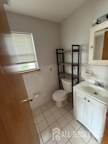 817 Jackson Avenue, Linden, NJ 07036