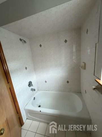 817 Jackson Avenue, Linden, NJ 07036