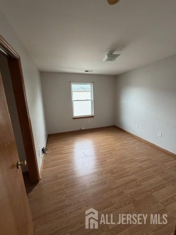 817 Jackson Avenue, Linden, NJ 07036
