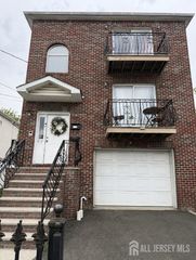 817 Jackson Avenue, Linden, NJ 07036