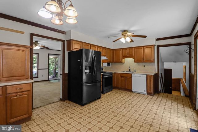 90 INDIAN MILLS RD, Shamong, NJ 08088