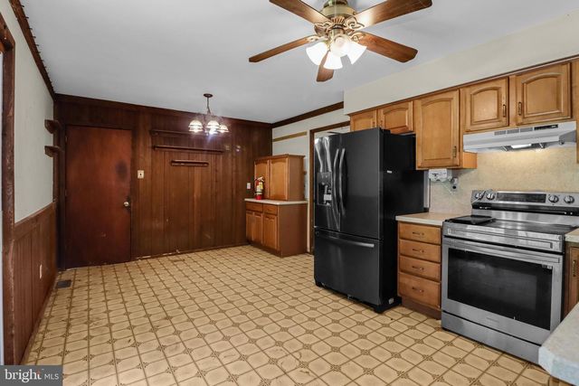 90 INDIAN MILLS RD, Shamong, NJ 08088