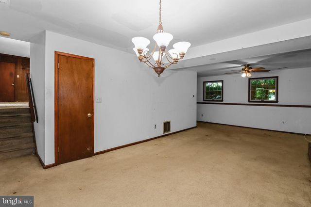 90 INDIAN MILLS RD, Shamong, NJ 08088