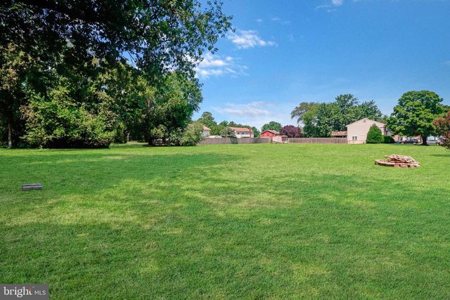 90 INDIAN MILLS RD, Shamong, NJ 08088