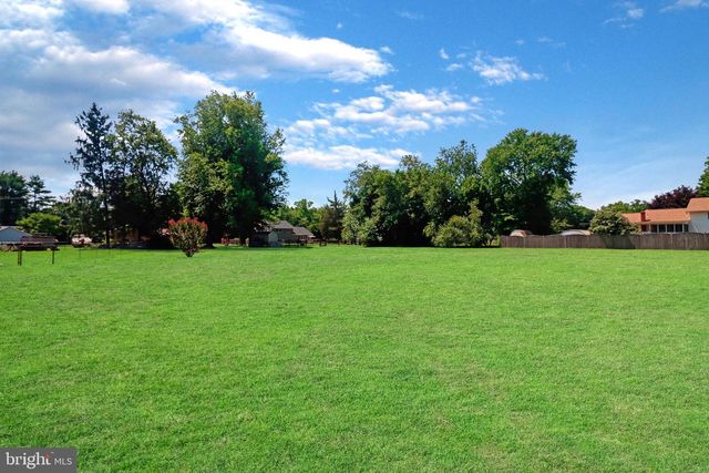 90 INDIAN MILLS RD, Shamong, NJ 08088