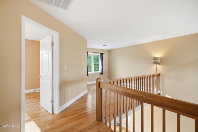 1022 Sterling Ridge Drive, Rensselaer, NY 12144