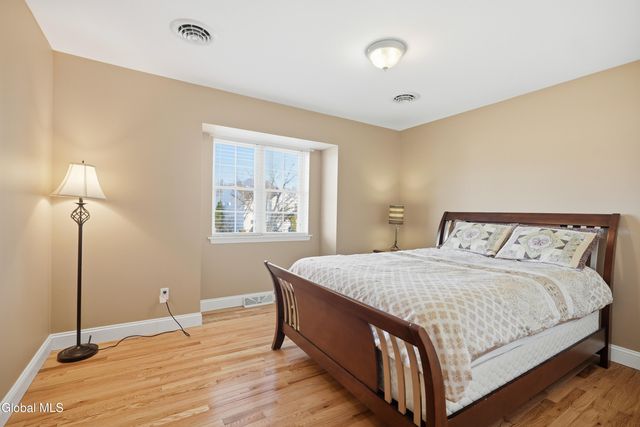 1022 Sterling Ridge Drive, Rensselaer, NY 12144