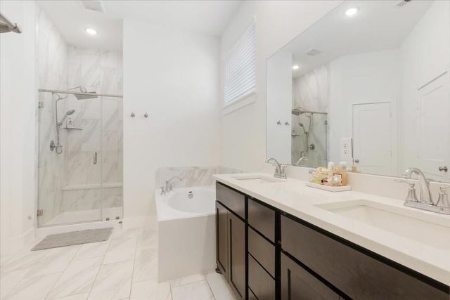 10050 Nectar Path, Iowa Colony, TX 77583