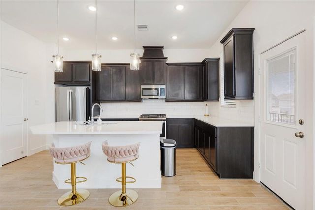 10050 Nectar Path, Iowa Colony, TX 77583