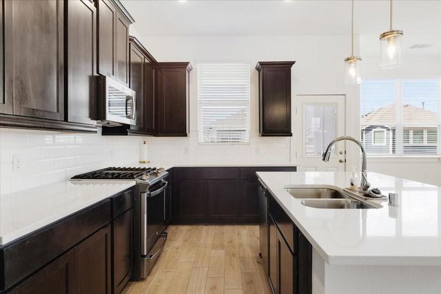 10050 Nectar Path, Iowa Colony, TX 77583